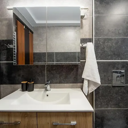 Rhodes Center 2-bedroom