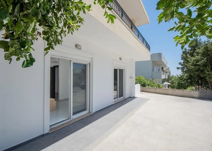 Rhodes Center 2-bedroom *