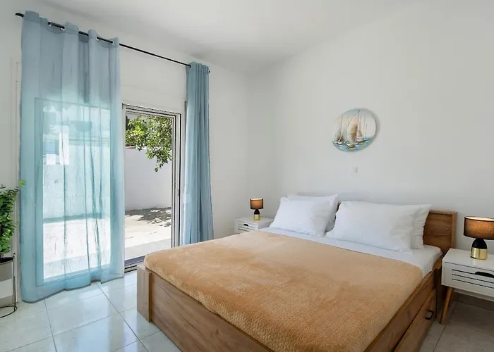 Rhodes Center 2-bedroom *